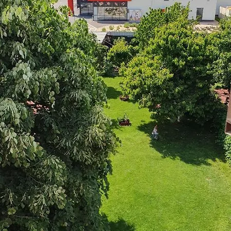Гостевой дом Johanna House *