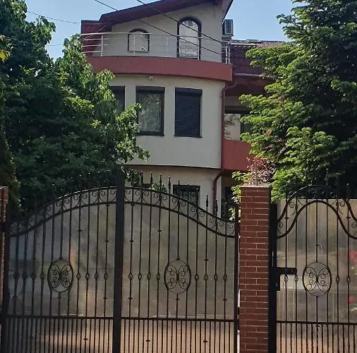 Johanna House 4* Бухарест