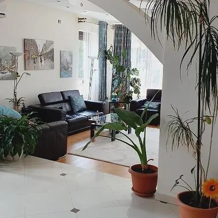 Johanna House 4* Bukareszt